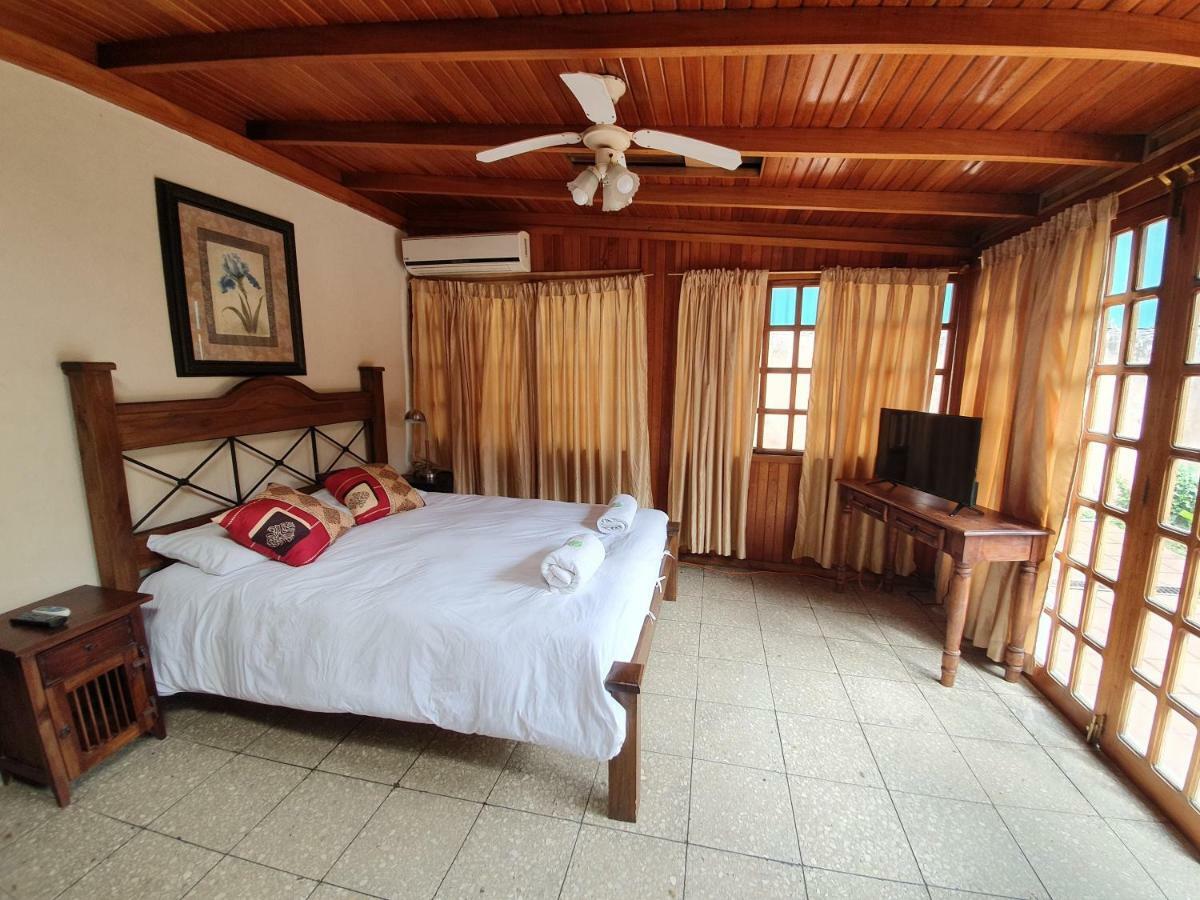 Turrialba Bed & Breakfast Bagian luar foto